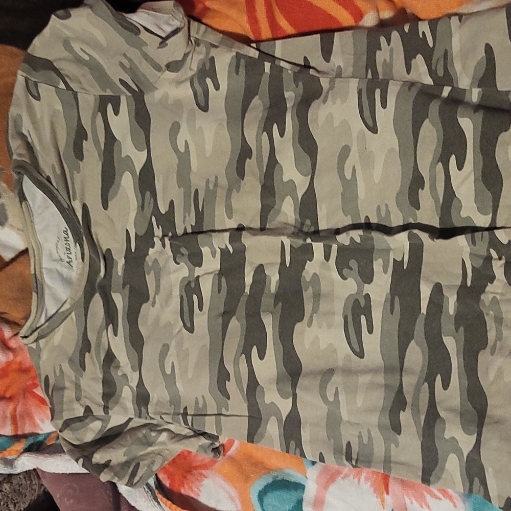 Arizona Jean company girl size 18 camouflage t shirt